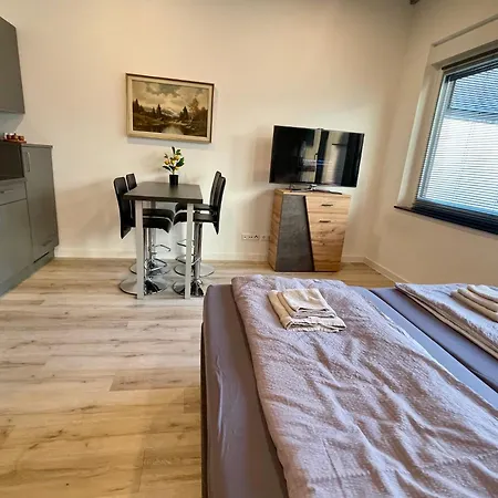 Neu Schwarzwald Am Schloessle Goldstadt * Пфорцхайм